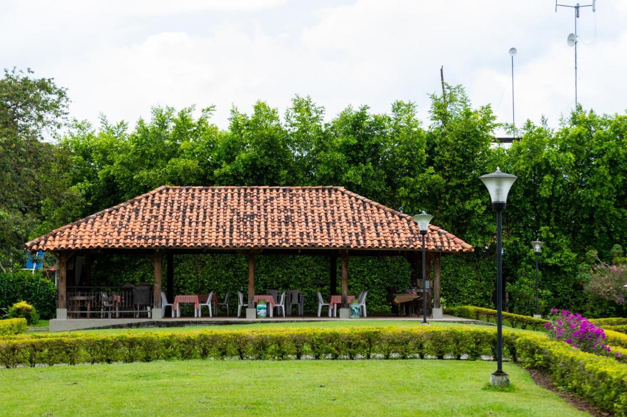 Hotel Eden Parque Del Cafe Монтенегро Екстер'єр фото